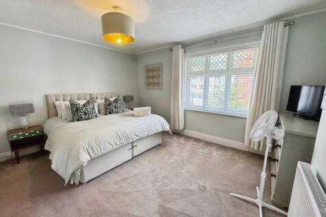 Bedroom One.jpg