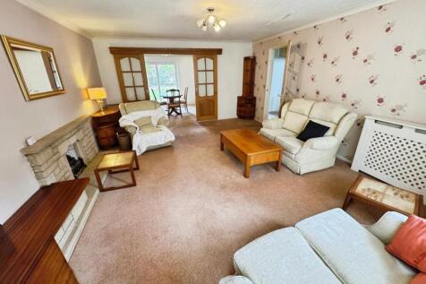 Living Room.jpg