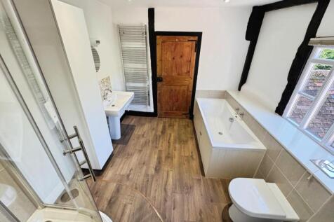 Family Bathroom.jpg