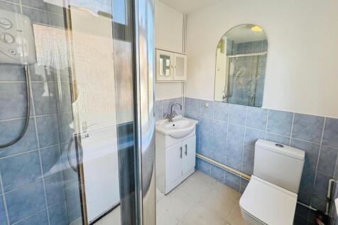 Shower Room.jpg