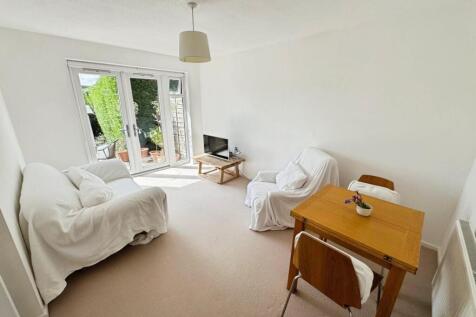 Living Room.jpg
