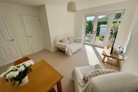 Living Room3.jpg