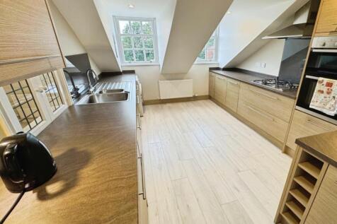 Kitchen a.jpg