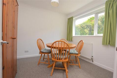 Dining/Bedroom 4