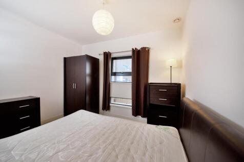 Bedroom 1.jpg