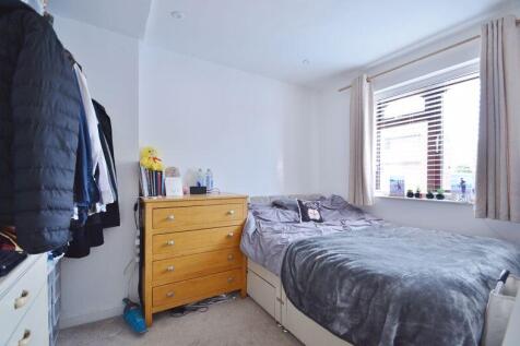 Bedroom / Study