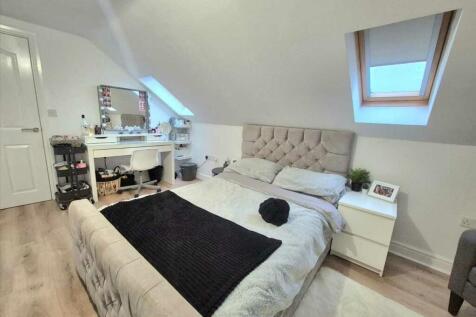 Bedroom 5 (Attic)