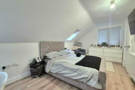 Bedroom 5 (Attic)
