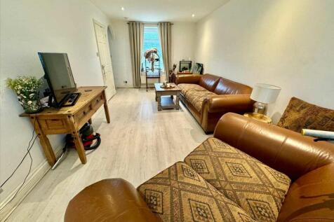 Lounge image 2