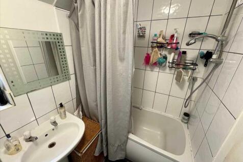 Bathroom (Flat)