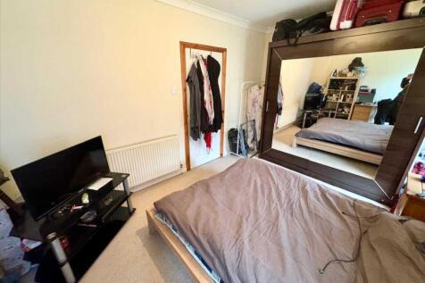 Bedroom 1 (Flat)