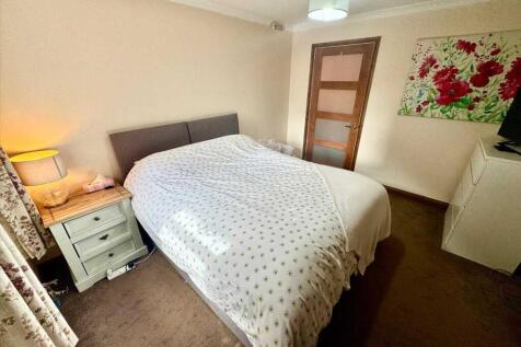 Bedroom (Ground