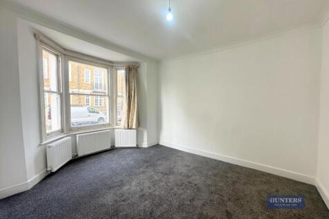 Bedroom 1.1.jpg