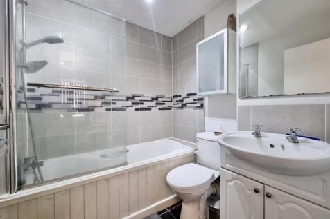 Ensuite Bathroom -- Bedroom1