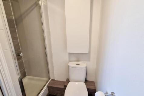 Ensuite Bathroom -- Bedroom2