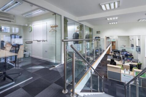 075_Vicarage_Lane_E15.jpg