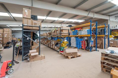 27Unit_14_Easter_Industrial_Park_RM13.jpg