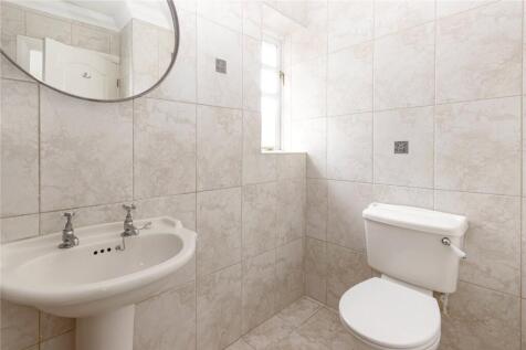Rear Room Ensuite