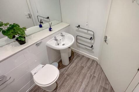 10, 272 Upper Parlia