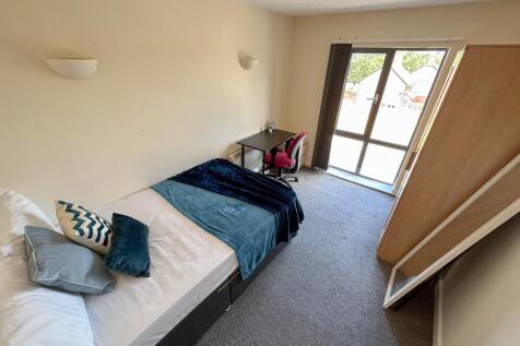 10, 272 Upper Parlia