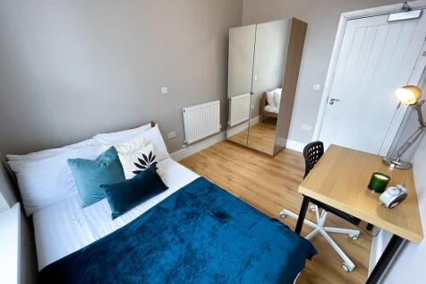 2, 43a Hardman Stree