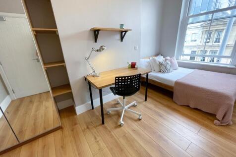 2, 43a Hardman Stree