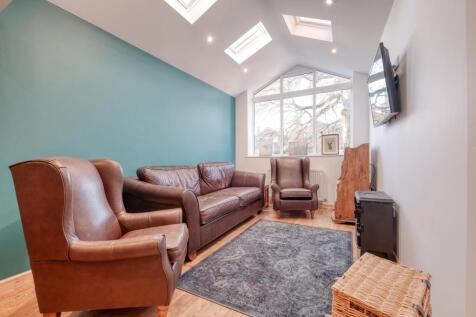 Lounge / Kitchen / Diner