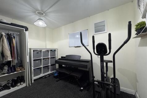 GYM/OFFICE