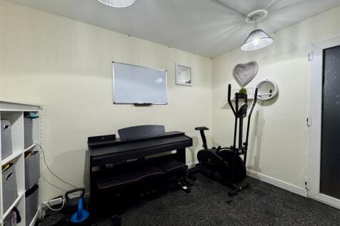 GYM/OFFICE