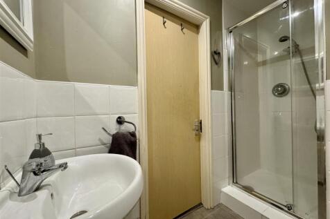 EN SUITE SHOWER