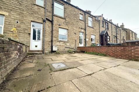 REAR GARDEN / PARKING