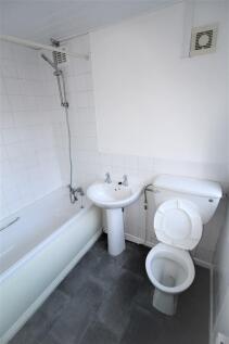 Bathroom (b) 