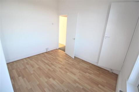 2nd Bedroom (b) 