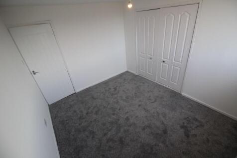 2nd bedroom (b)