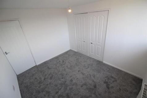2nd Bedroom (c) 