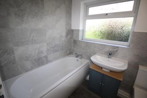 Bathroom (b) 