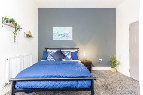 Bedroom (d)