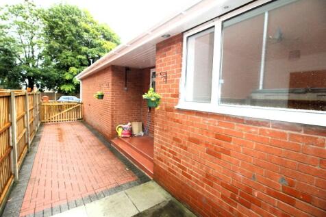 Rear Yard (b) 