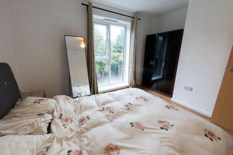 2nd Bedroom (b) 
