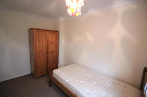 2nd Bedroom (b) 