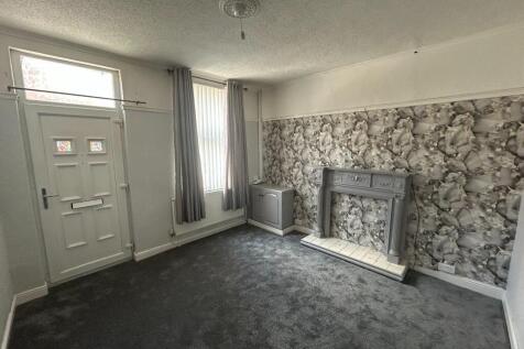 Living Room (b)
