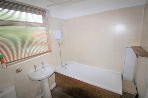 Bathroom (b) 