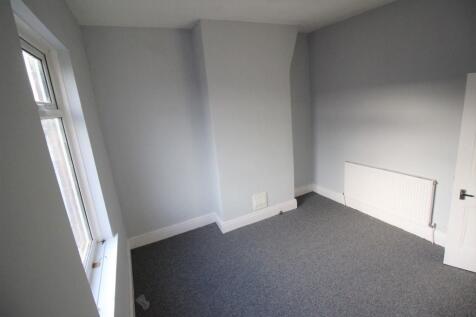 Master Bedroom  (b)