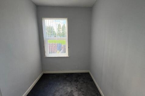 2nd back bedroom (i)