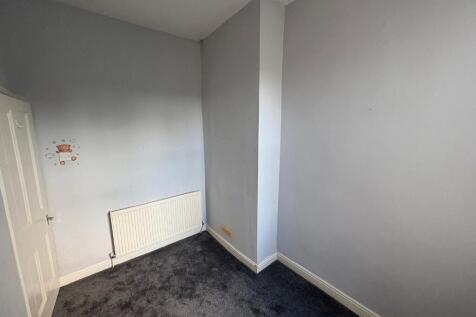 2nd back bedroom (j)