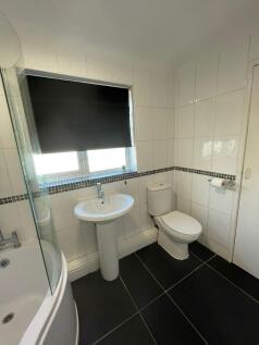 bathroom (c) 