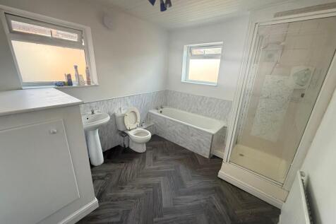 Bathroom (g)
