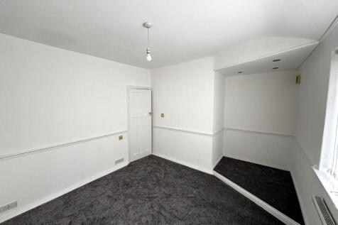 Bedroom (b) 