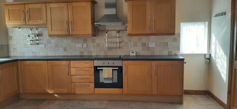Kitchen (b) 