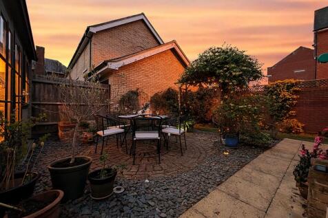 Garden - Twilight...